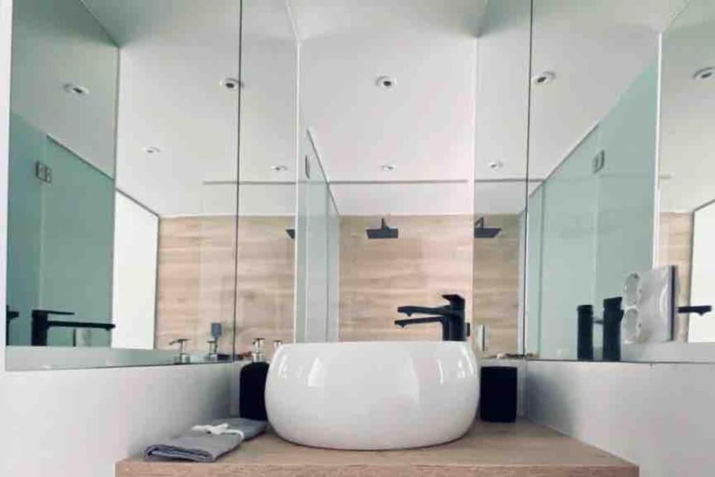شقة Unique Nyc Style Loft In The Heart Of مدريد المظهر الخارجي الصورة